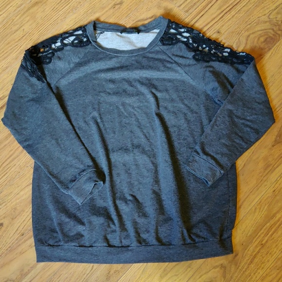 Forever 21 Tops - 3/$15 EUC Lace shouldered sweathirt